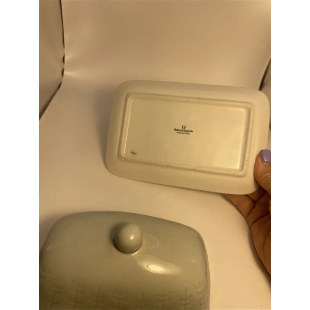 Nature Elements Stoneware Butterdish & Lid Blue Gray‎ Color